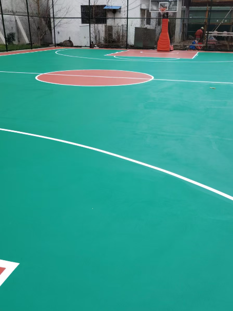 临沧 球场长期使用易出现地面开裂